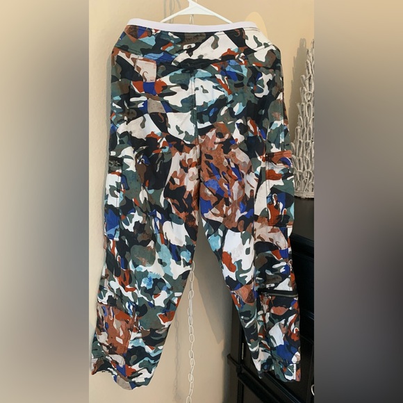 Free People Movement ‘My Boo’ barrel pants. Size small. EUC - Picture 3 of 7